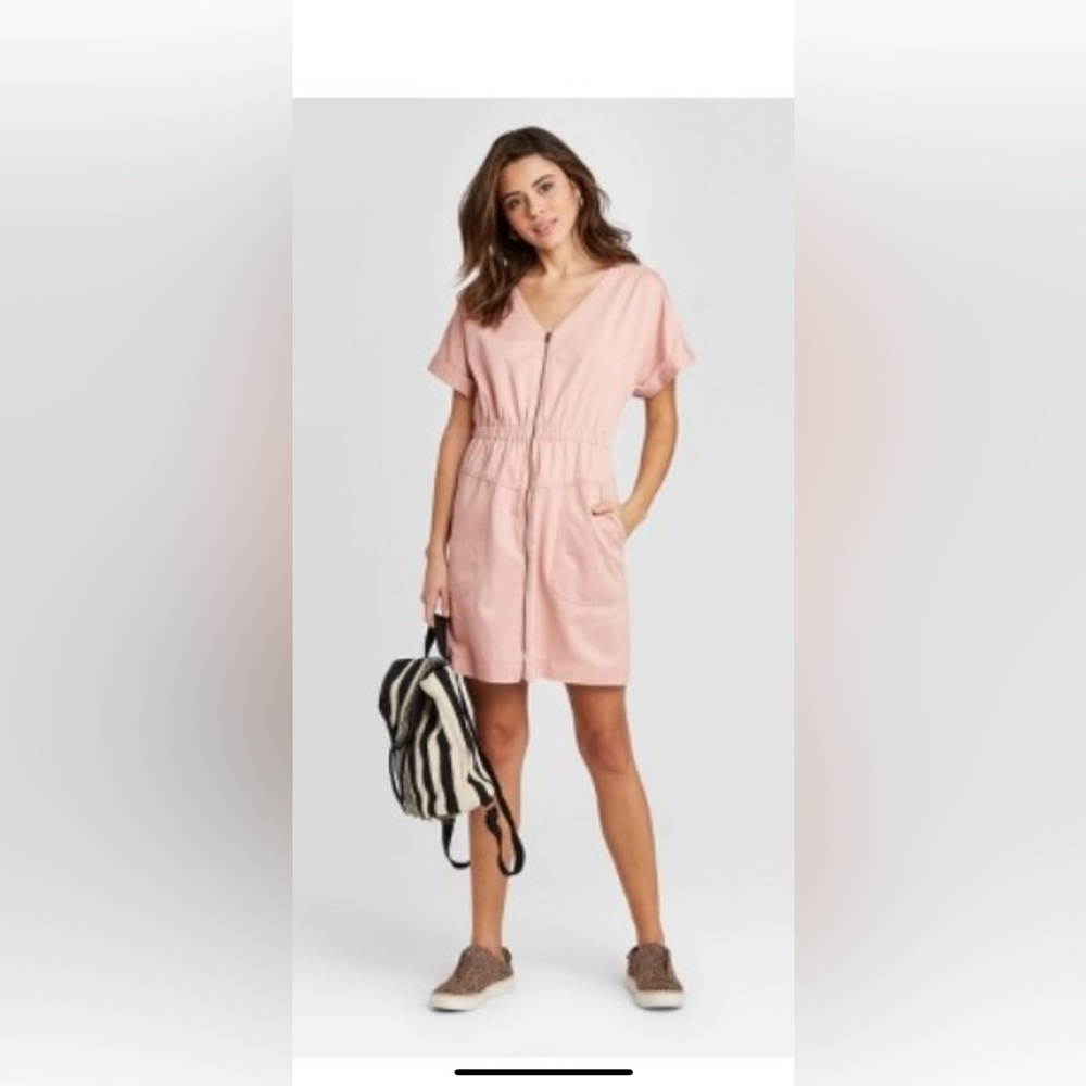 Universal thread pink dress. Color Pink . Size M